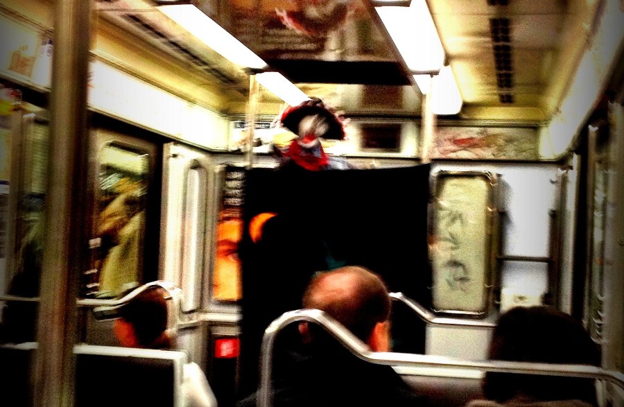 Paris puppet show on the metro