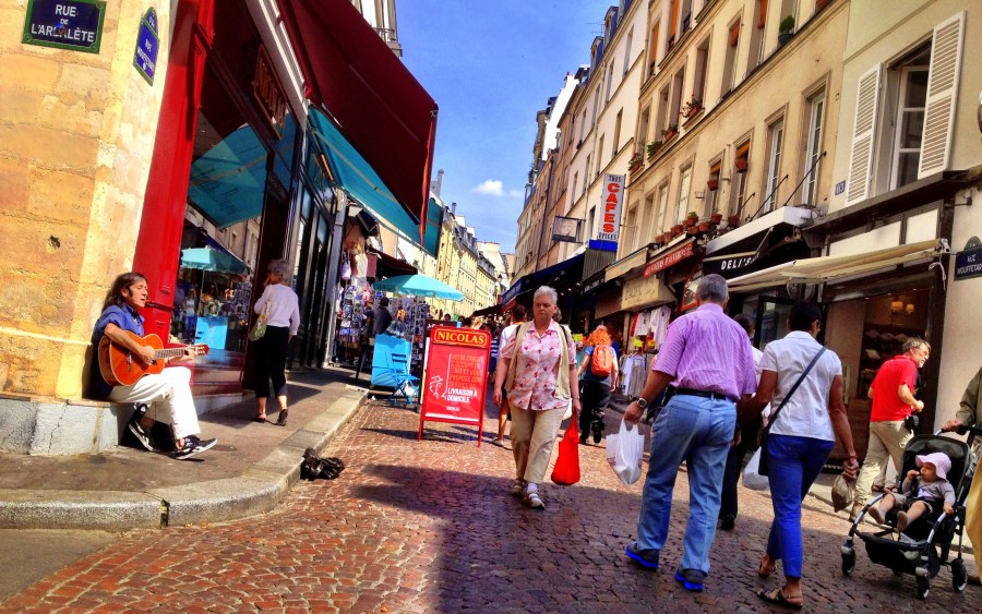 People watching, Paris