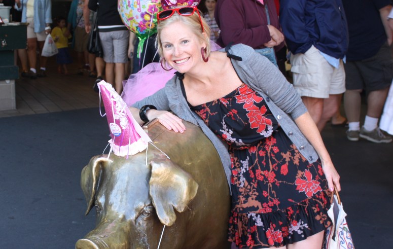 Meet Rachel the Pike Place pig & defacto symbol of Seattle. In 2007, the Market celebrated 100 years and colourful versions of Rachel could be seen throughout the city. This is 2011: the year Rachel celebrated her 25th birthday.