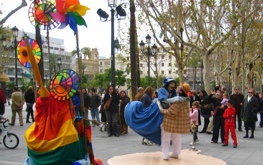 Sevilla public spaces: This was actually a one-man show, receiving quite a lot of attention from locals & tourists